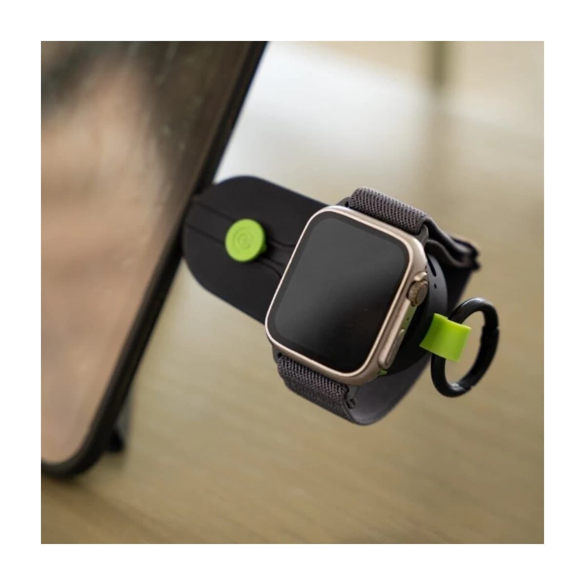 Goui 2000mAh Keychain Power Bank for Apple Watch - High Resolution View 3 | Elmougi Store UAE